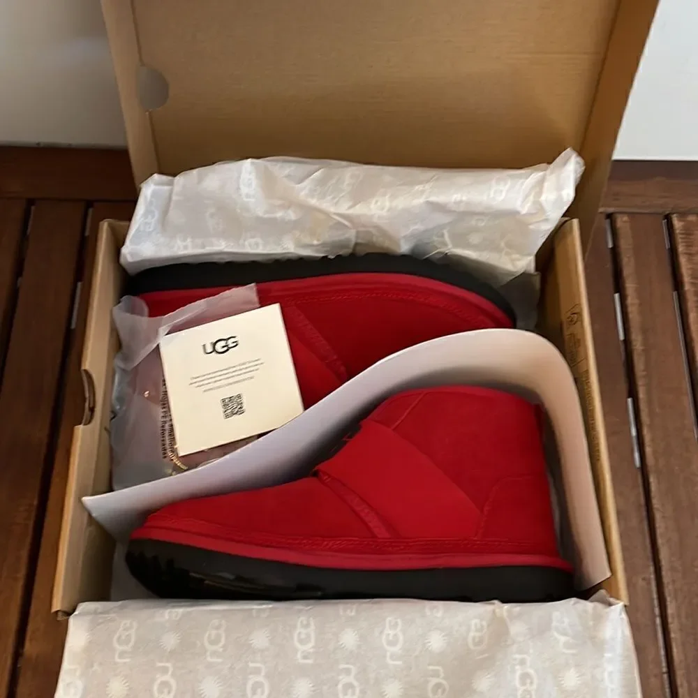 UGG Kid Neumel II Graphic Boots Red US Big Kid 5 Y/UK 4/EU 37